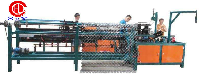 Automatic wire fence making machines for heavy duty wire mesh