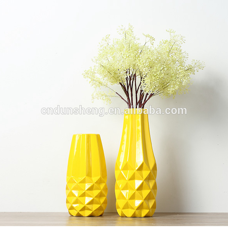 wholesale 2-pieces set yellow ceramic porcelain pineapple striae design flower vase geometric cut