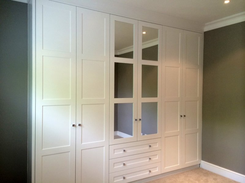 latest wooden bedroom furniture walk-in-closet design