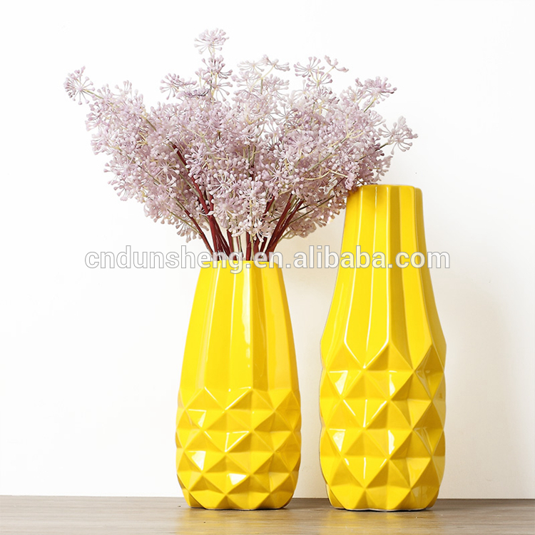 wholesale 2-pieces set yellow ceramic porcelain pineapple striae design flower vase geometric cut