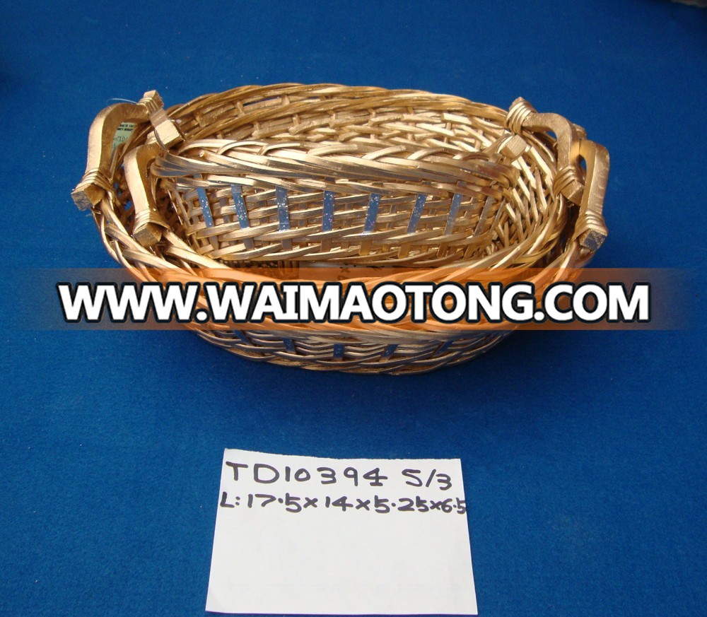 S/3 handmade golden color displaying wicker basket with wooden handle