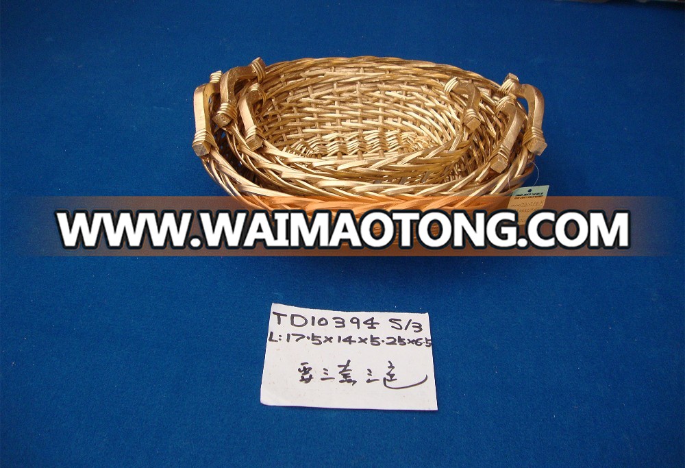 S/3 handmade golden color displaying wicker basket with wooden handle