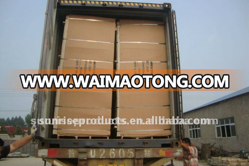 wooden bottom, carton pallet in container.jpg