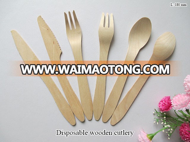 Disposable wooden cutlery