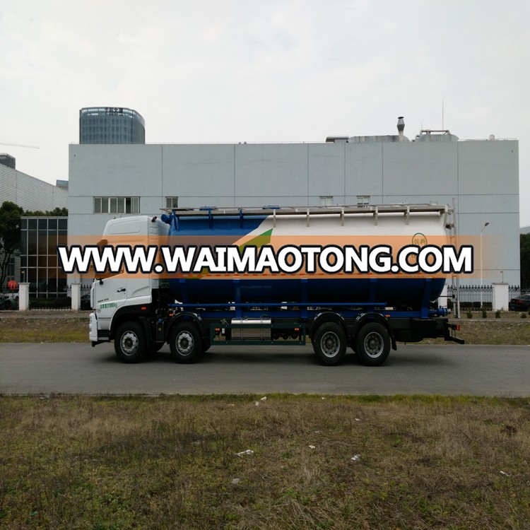 12 cubic meters bulk feed delivery truck