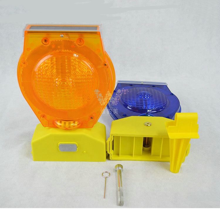 Customized Blue LED Warning Barricades Solar Flashing Light