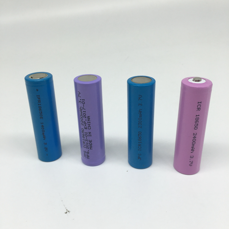 2017 Hot Sale Rechargeable Li Ion Battery 3.7V 2200mAh 18650 Battery