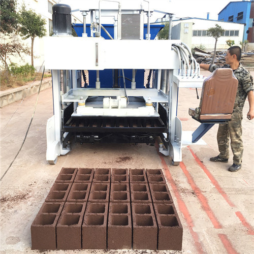 Mobile Brick Cement/Concrete Block Making Machine